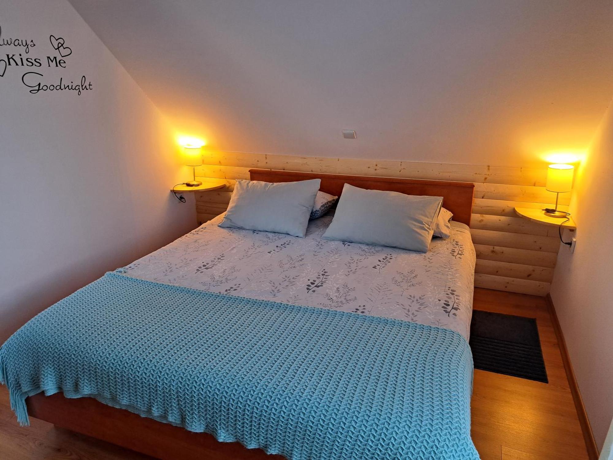 Apartment Erika Fuzine Bagian luar foto