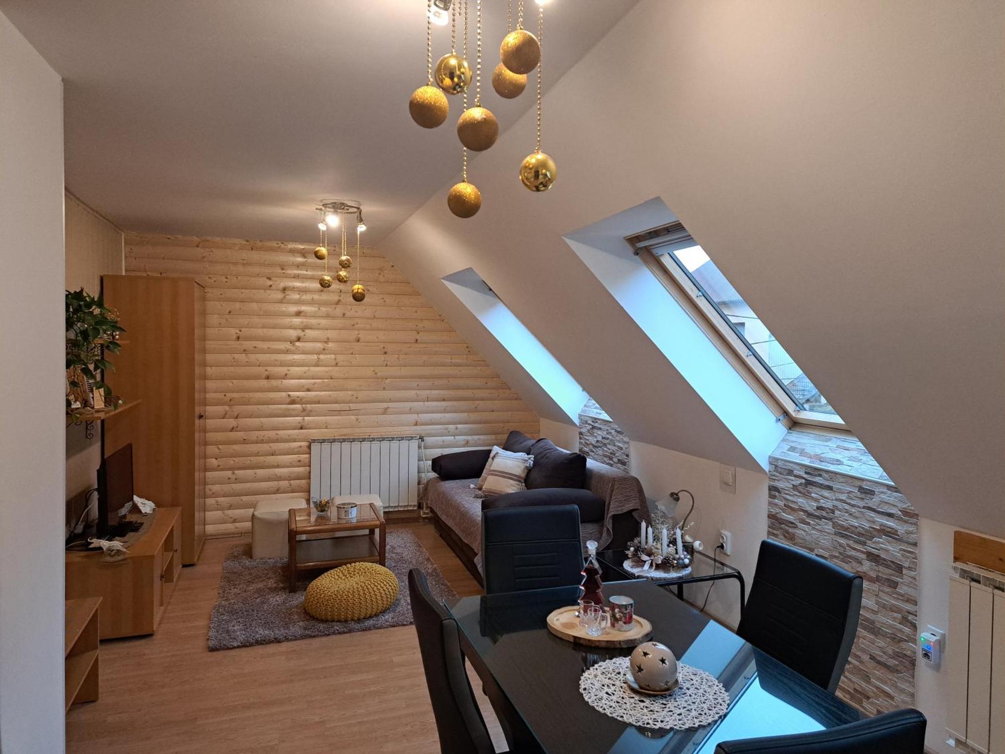 Apartment Erika Fuzine Bagian luar foto