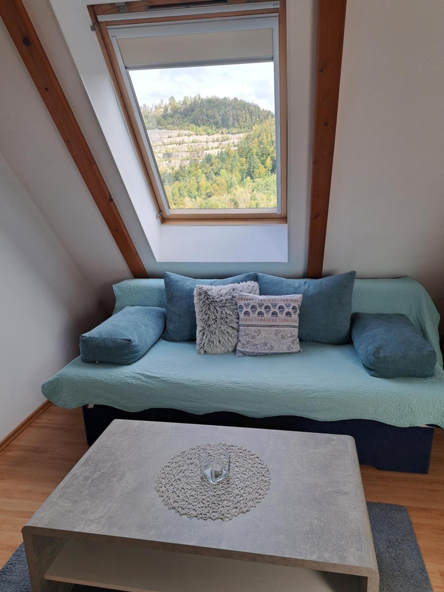 Apartment Erika Fuzine Bagian luar foto